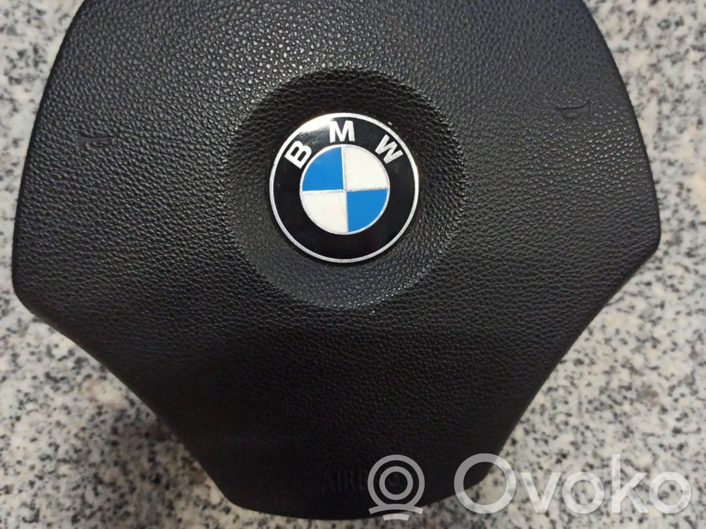 Steering wheel airbag   6772866