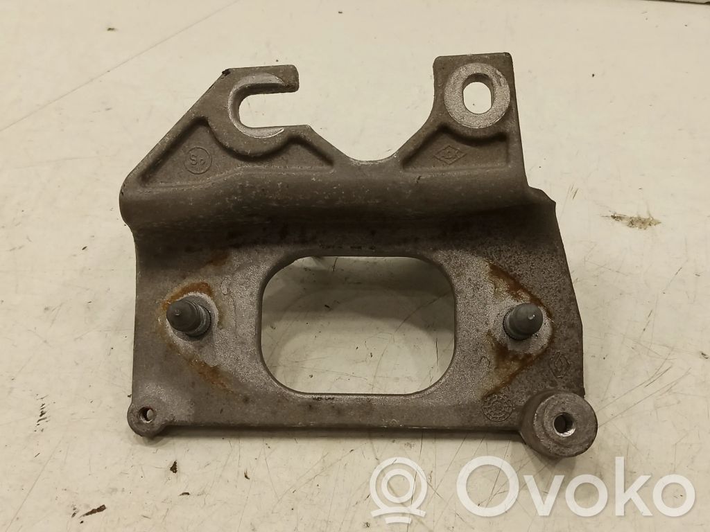 Engine mount bracket   112228880R