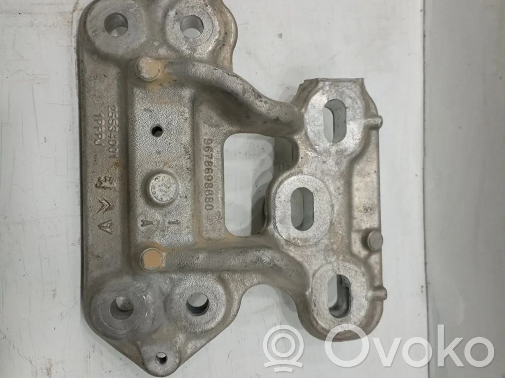 Citroen Berlingo Engine mount bracket 