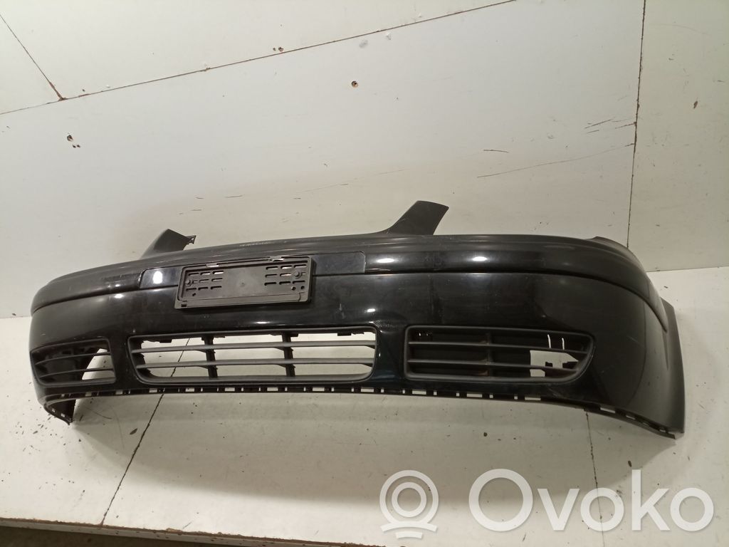 Volkswagen Golf IV Paraurti anteriore 