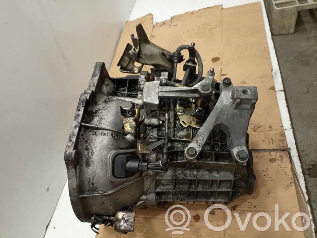 Manual 5 speed gearbox   3M5R7F096YF