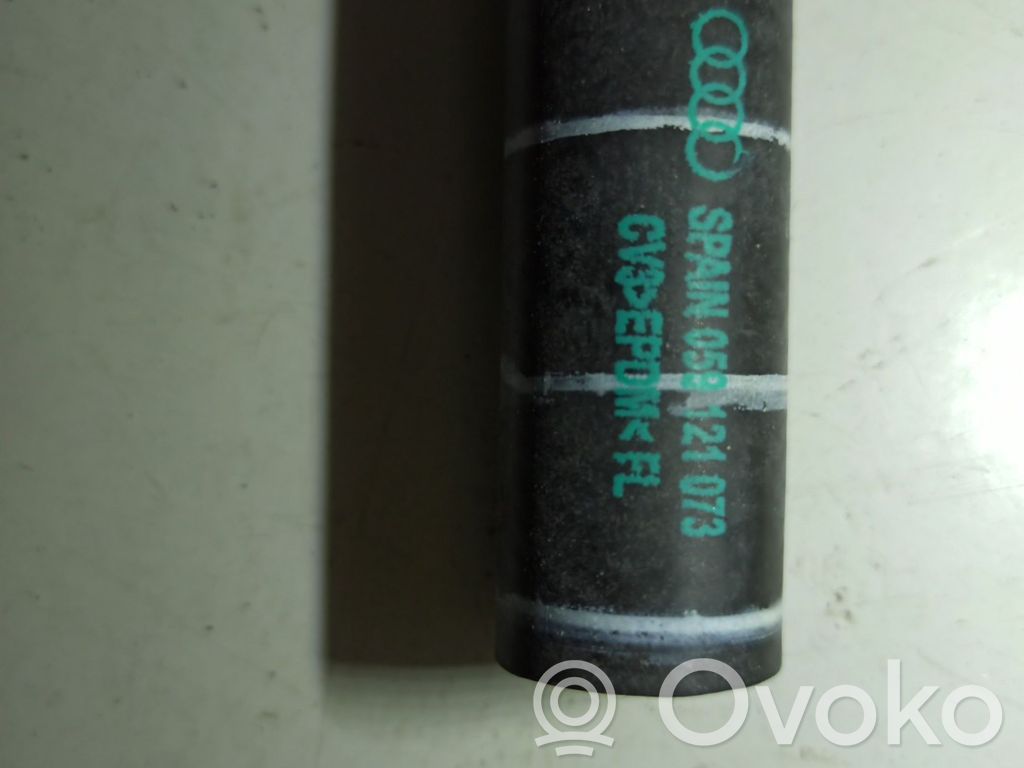 Audi A4 S4 B5 8D Coolant pipe/hose 