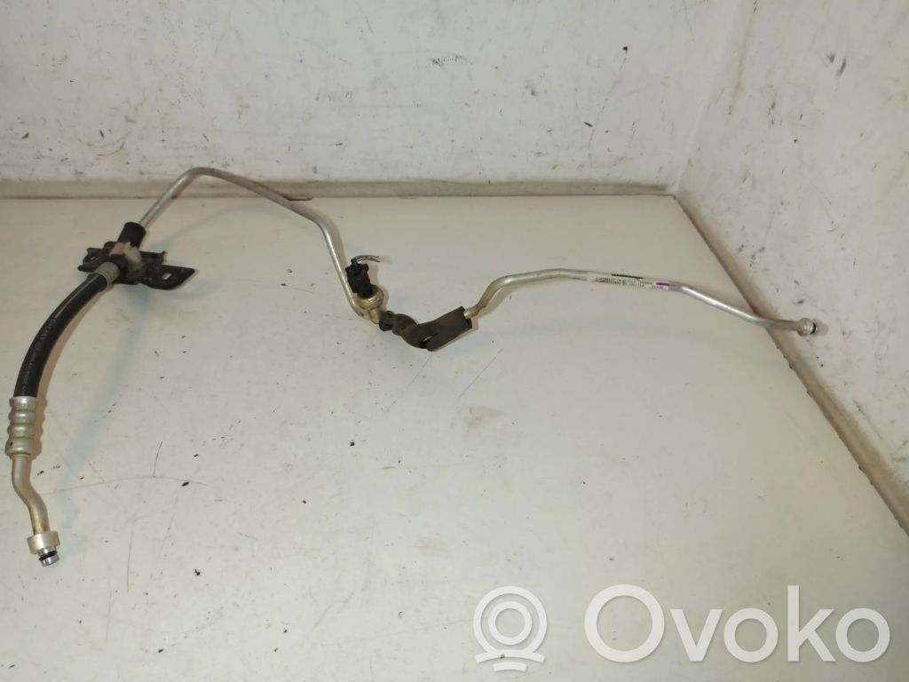Ilmastointilaitteen putki (A/C)   BJS76146X