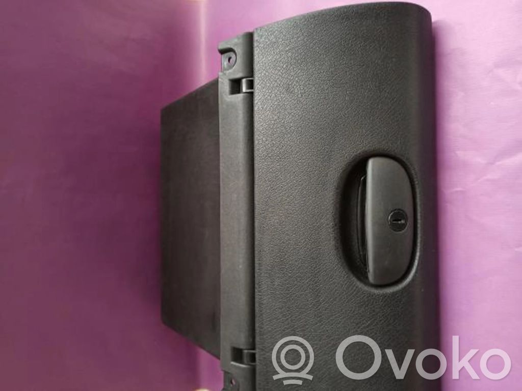 Opel Tigra A Panelės stalčiuko/lentynėlės paklotėlis 