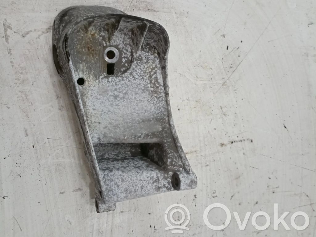 Volvo S80 Engine mount bracket 