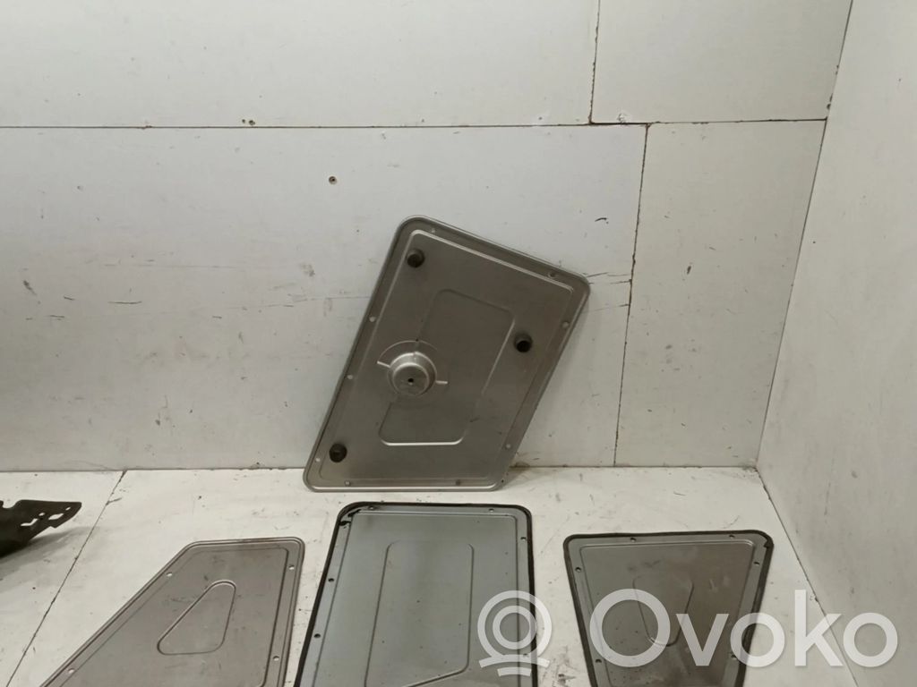 Tailgate/trunk/boot lid   TAMPAS