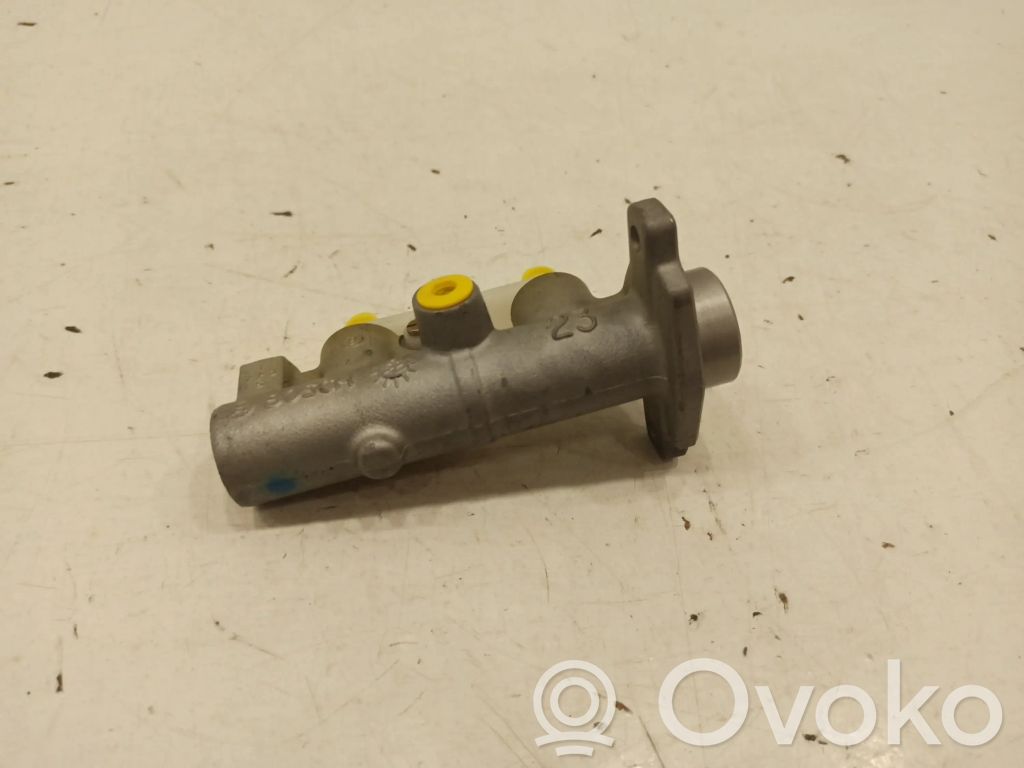 Pääjarrusylinteri   MR407299