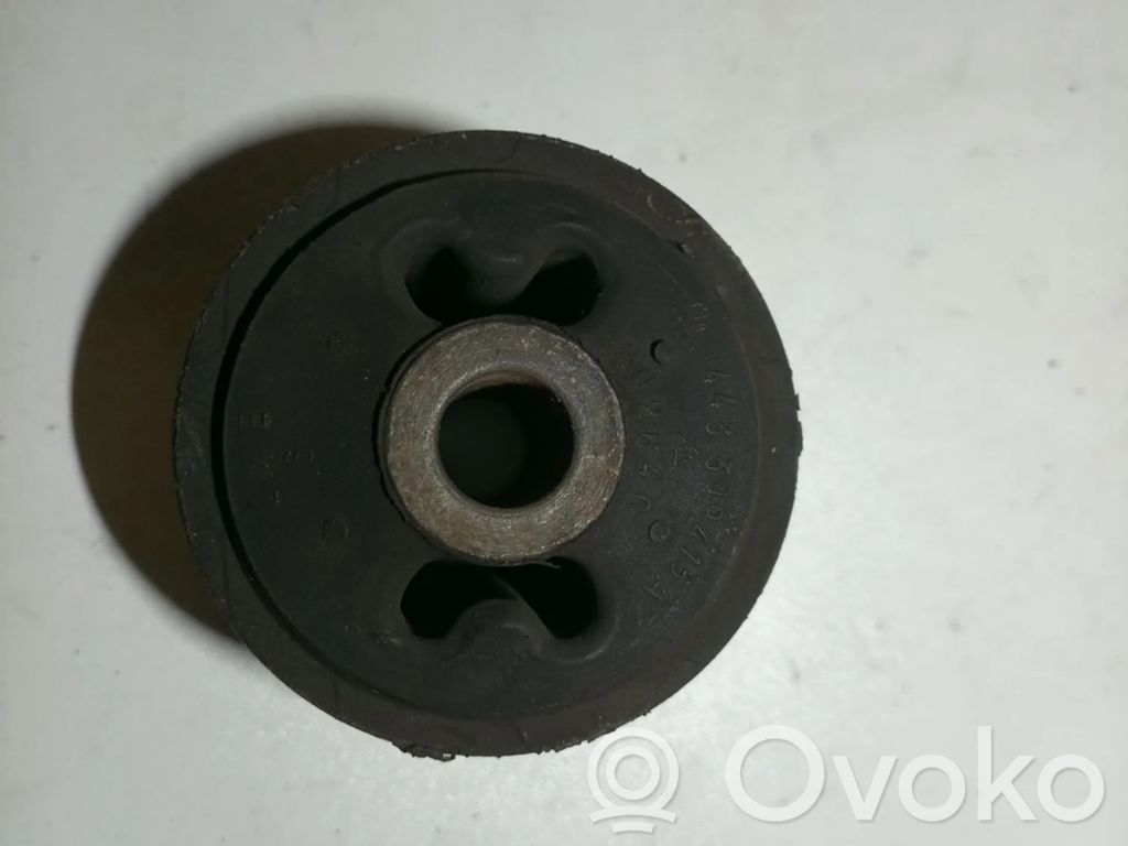 Audi 100 200 5000 C3 Rear wheel hub spindle/knuckle 