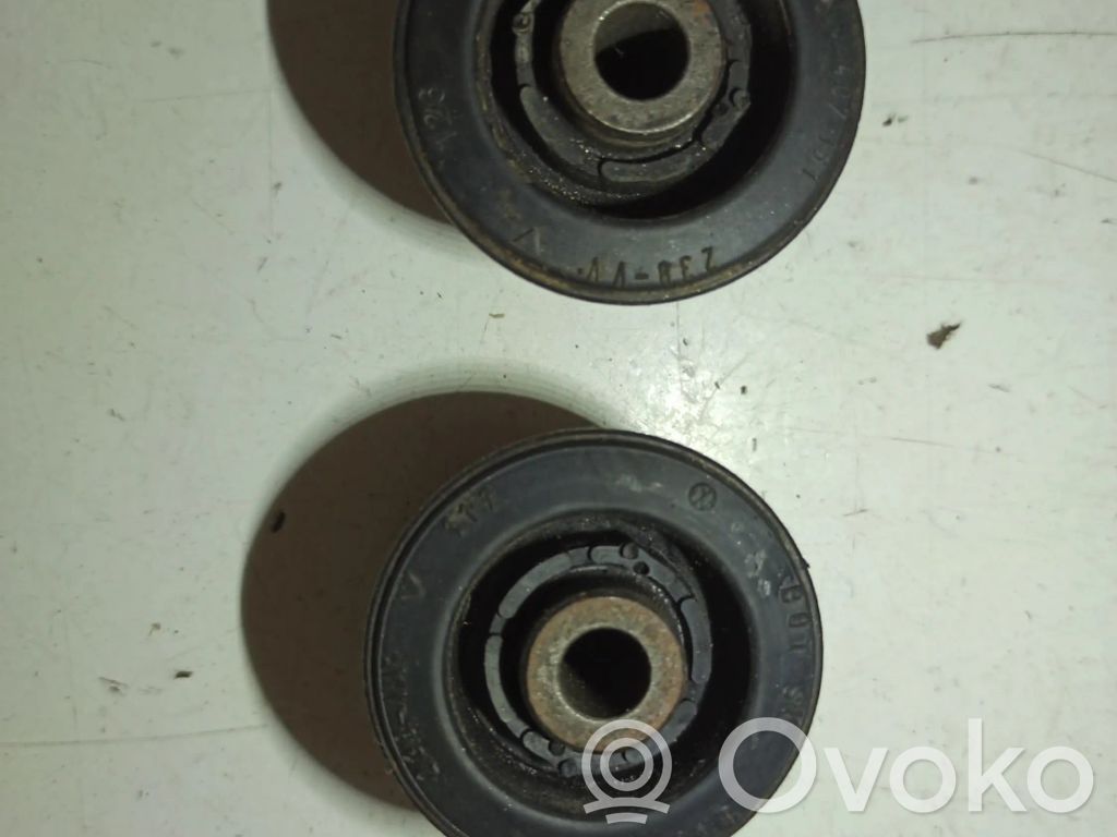 Rover 100 Rear wheel hub spindle/knuckle 