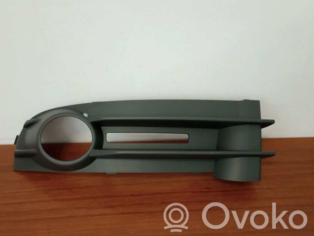 Front grill   2K0853683A,ESQUERDA