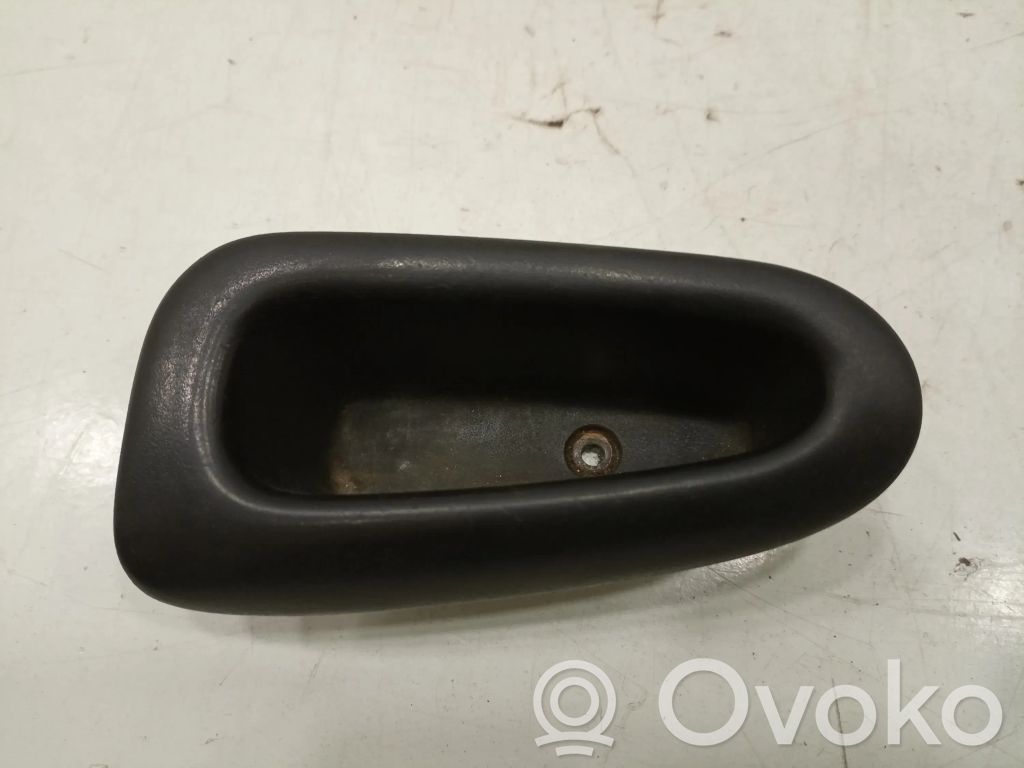Peugeot 206 Moldura del tarjetero de la puerta trasera 