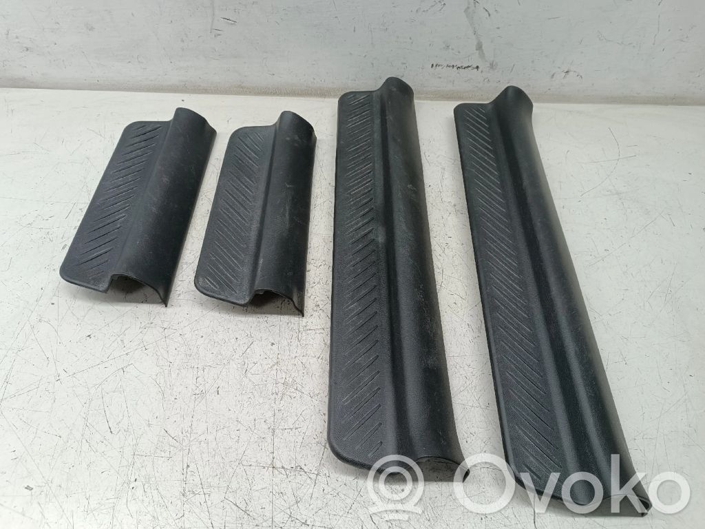 Galinis ketvirtis   BP4K68720,BP4K68710