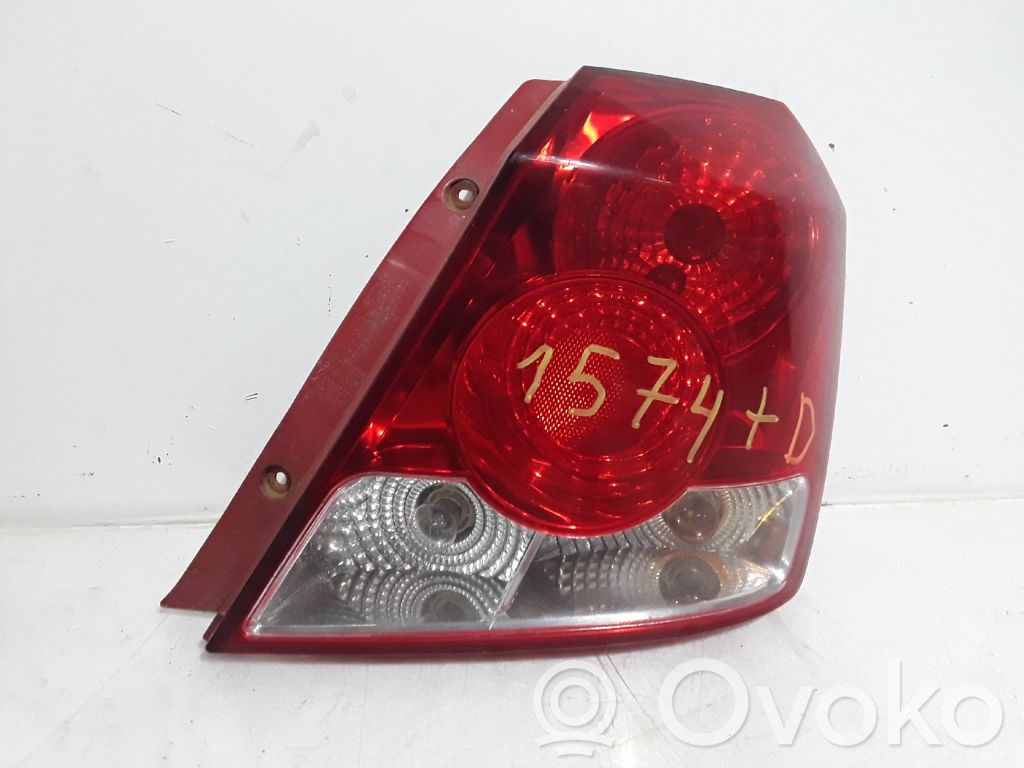 Lampy tylnej klapy bagażnika   R202219175