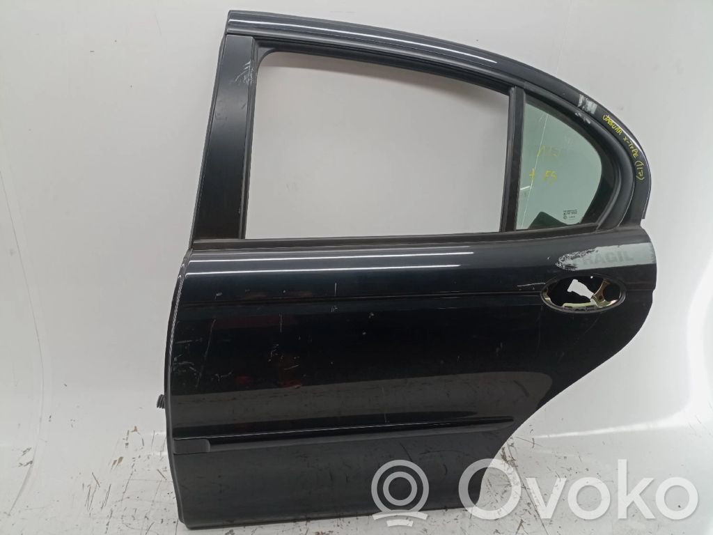 Rear door   R20156451