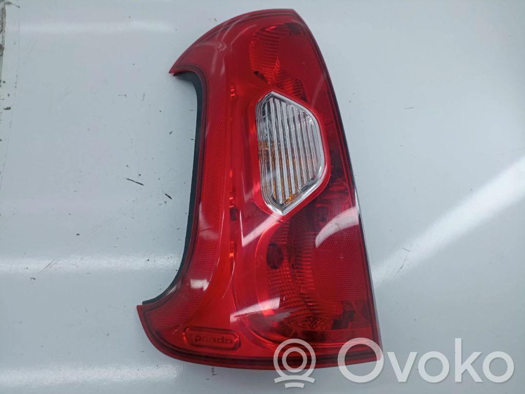 Fiat Panda III Luci posteriori del portellone del bagagliaio 
