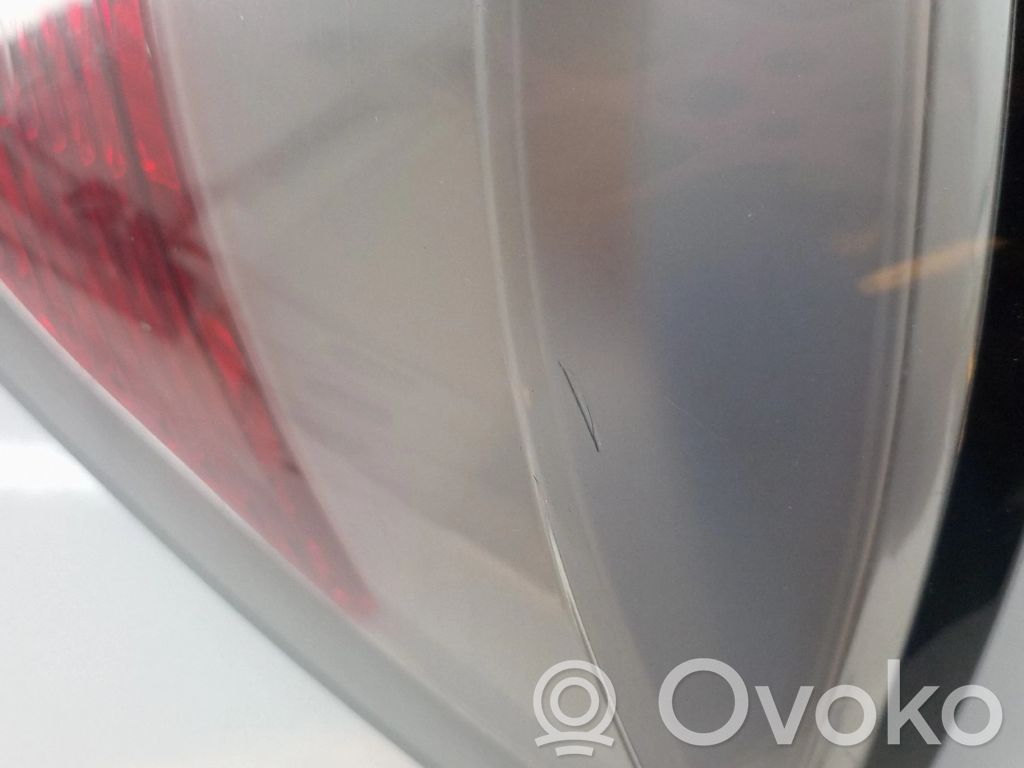 Opel Astra H Luci posteriori del portellone del bagagliaio 