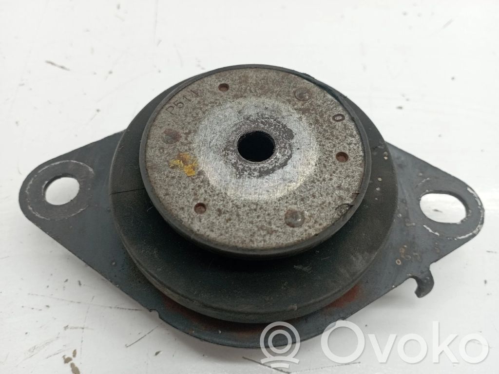 Engine mount bracket
