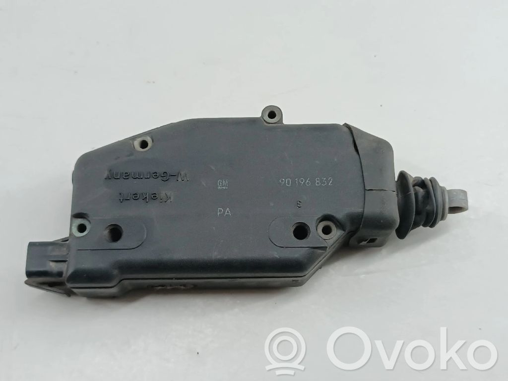 Opel Corsa A Slēdzene (pie roktura) 