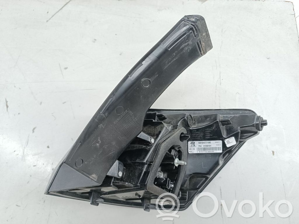 Peugeot 3008 II Lampă spate în capacul portbagajului 