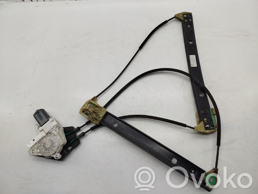 Priekšpusē loga pacēlāja motoriņš   8X4837461A,8K0959801C