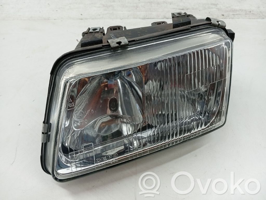 Headlight/headlamp   4411126L