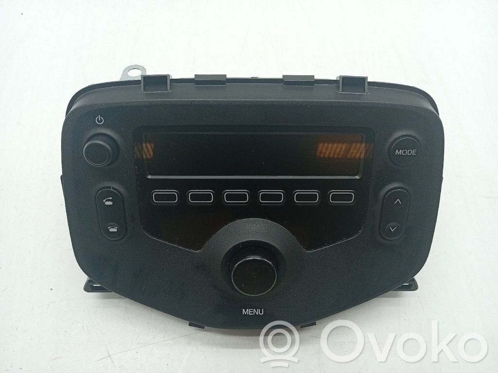 Radio / CD-Player / DVD-Player / Navigation   861200H050