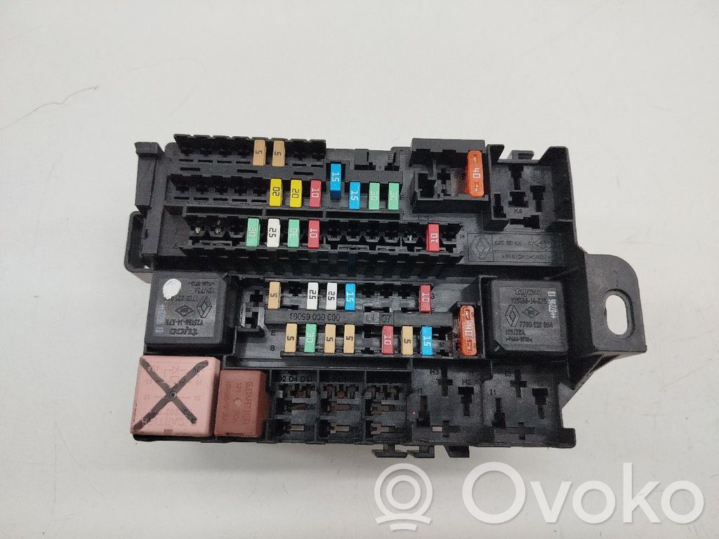 Unidad de control SAM   8200393836C