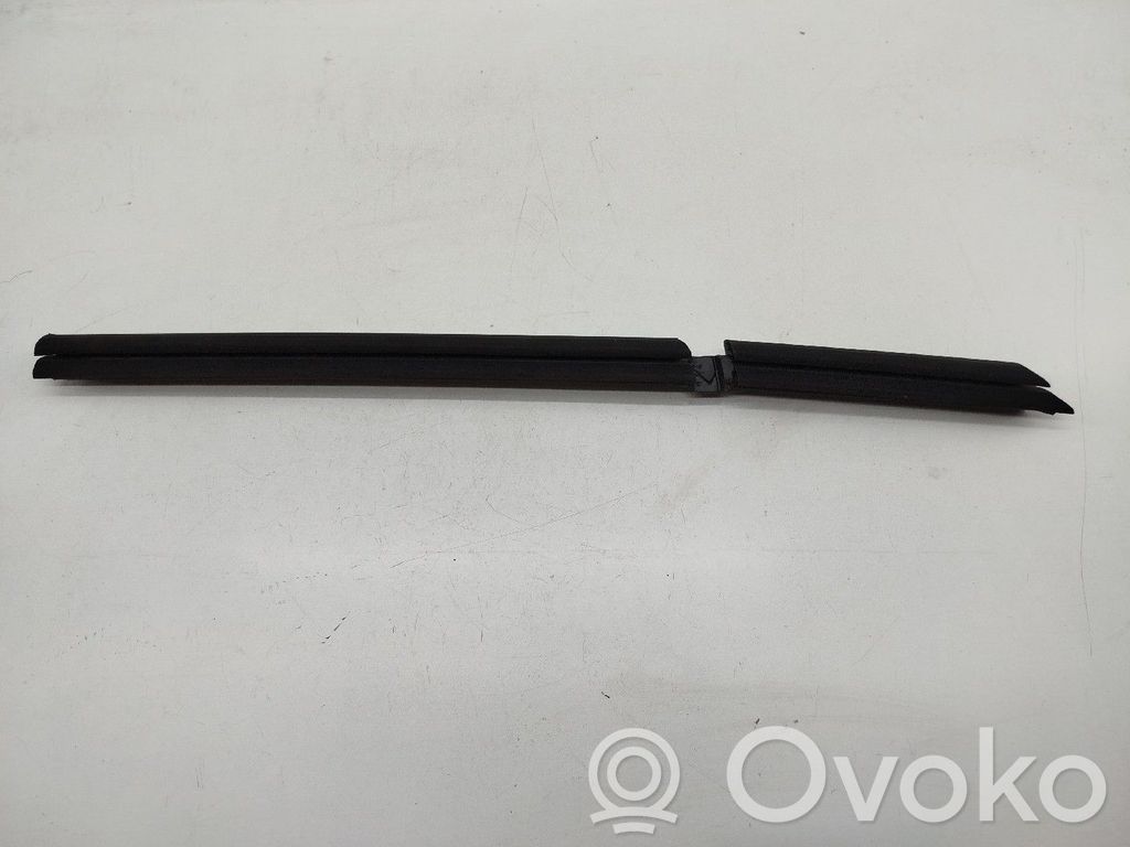 BMW 1 F40 Rankenėlė atidarymo vidinė 