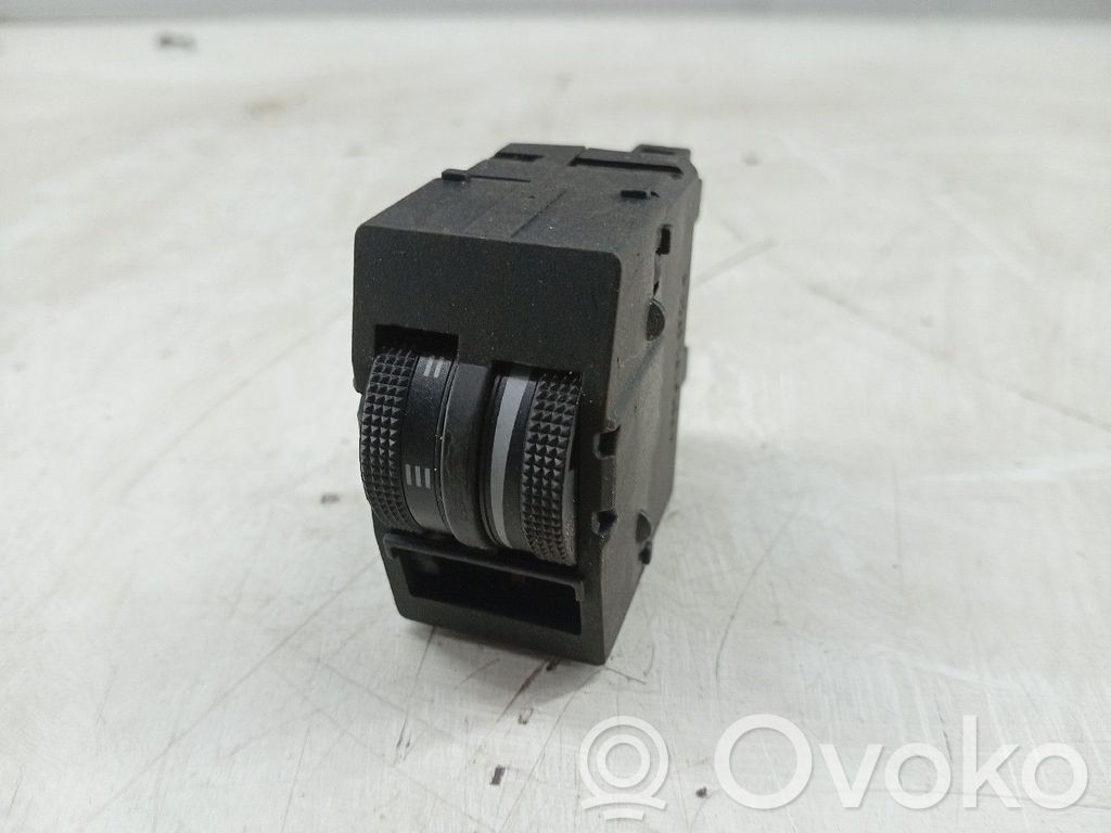 Speedometer (instrument cluster)   8L0919094B