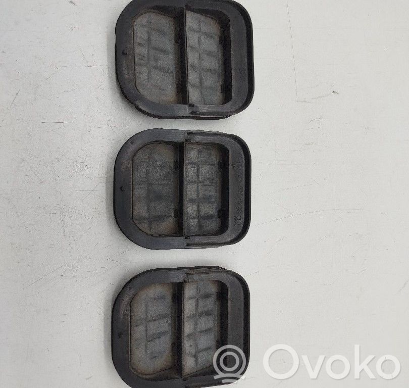 Mazā radiatora ventilators   DANIFICADO