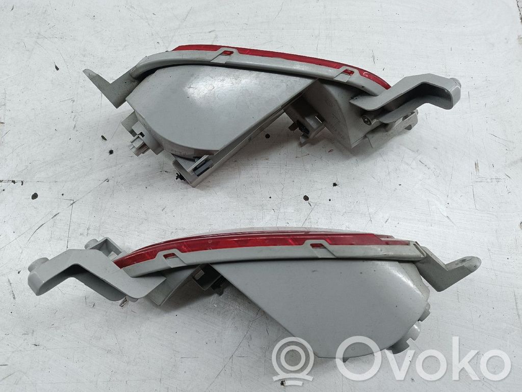Galinis bamperis   DB3E51650,DB3E5136Y