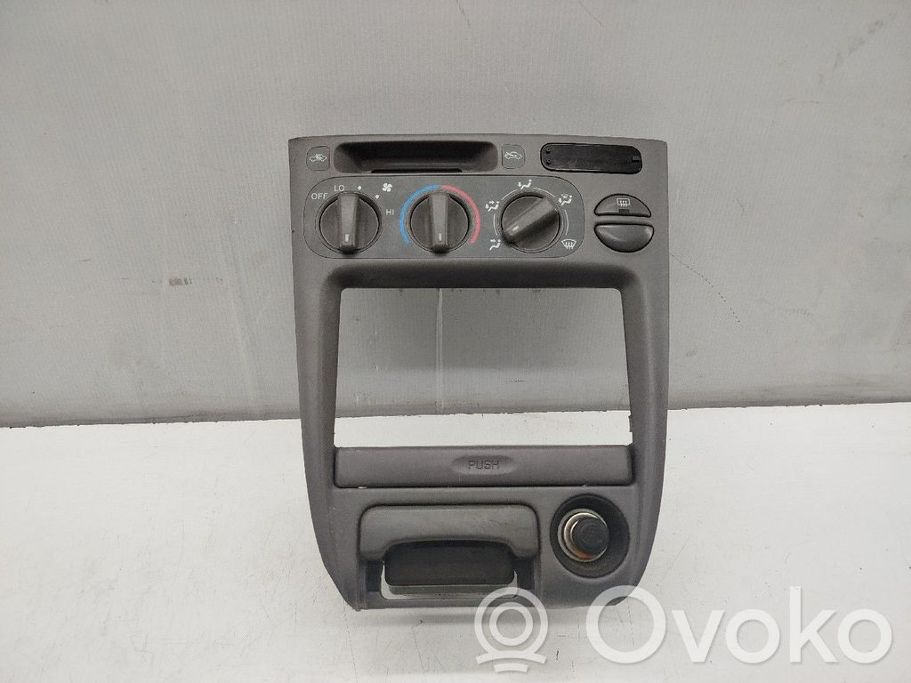 Toyota Corolla E110 Deska rozdzielcza 