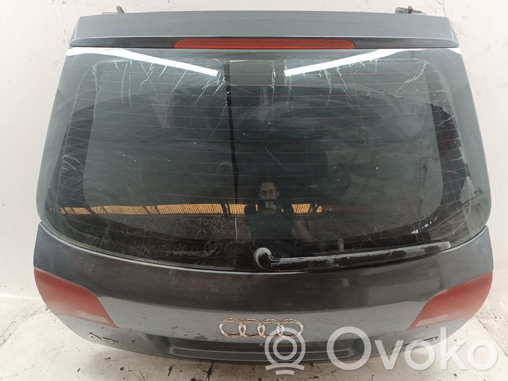Tailgate/trunk/boot lid   ALGUMDESGASTE,RISCOS