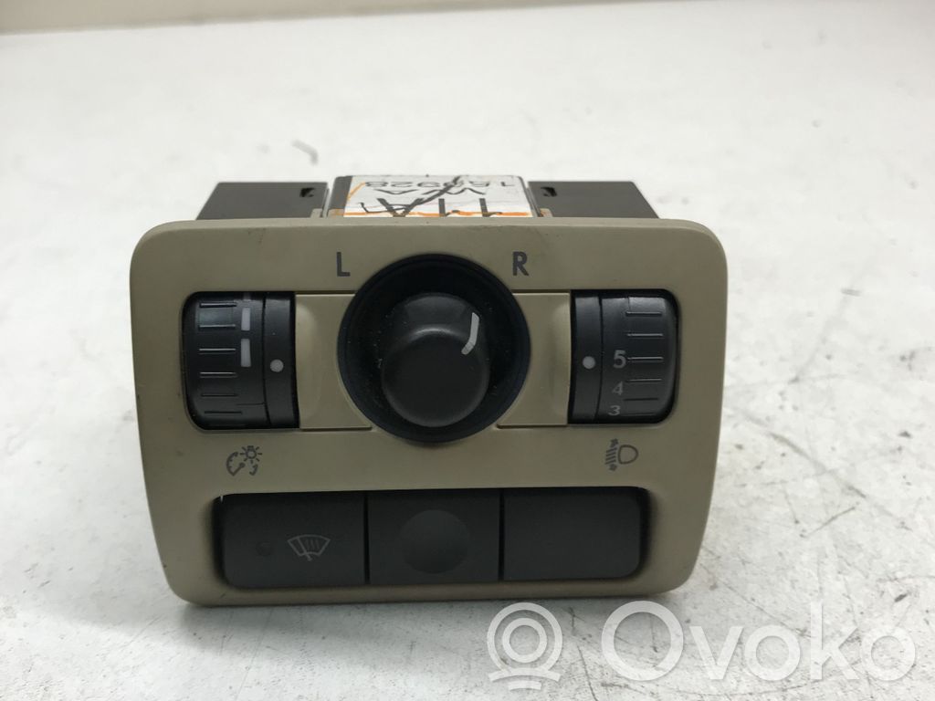 Subaru Outback Wing mirror switch 