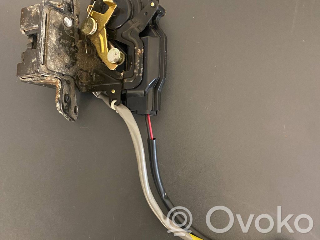 Toyota Avensis T250 Loading door lock 