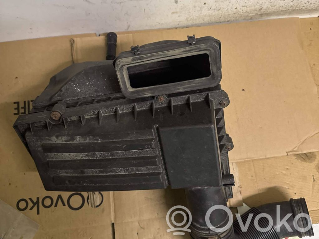 Volkswagen Tiguan Obudowa filtra powietrza 