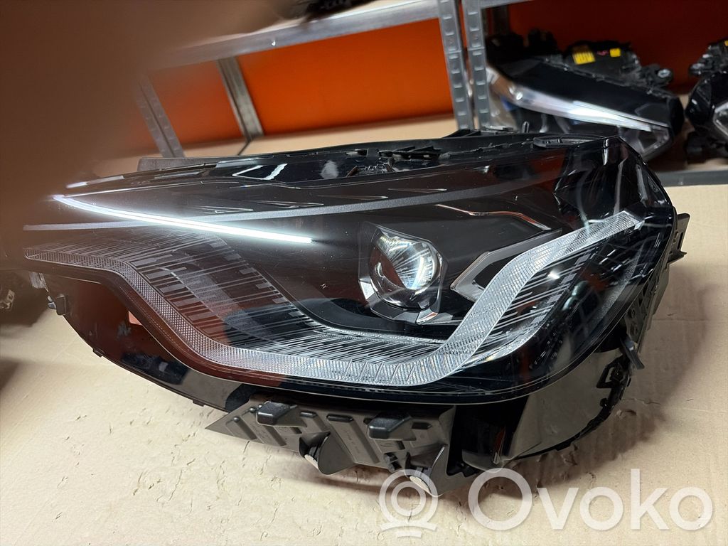 BMW 2 G42 Scheinwerfer 