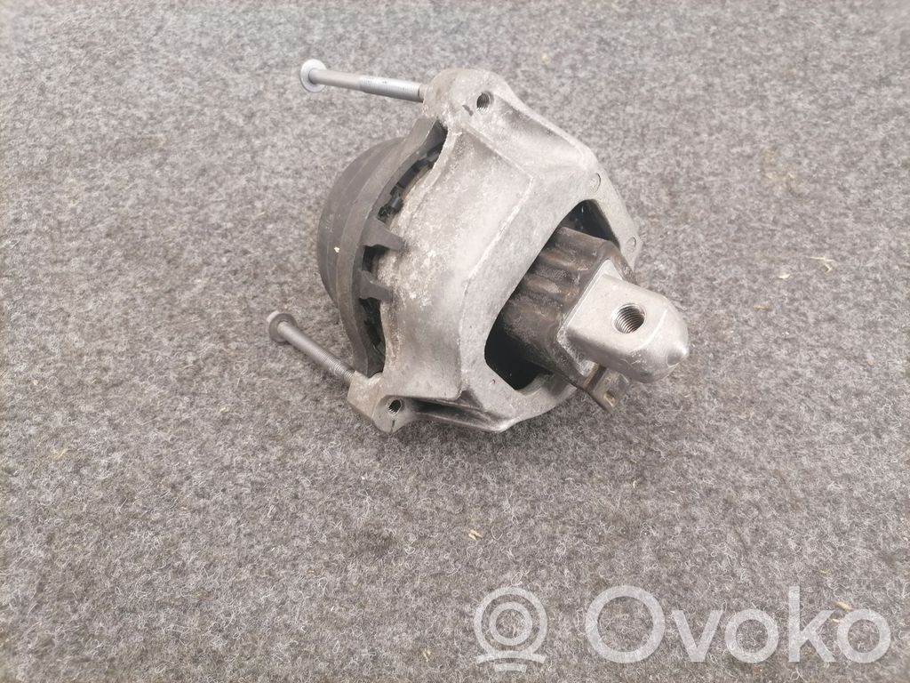 BMW 7 G11 G12 Engine mount bracket 