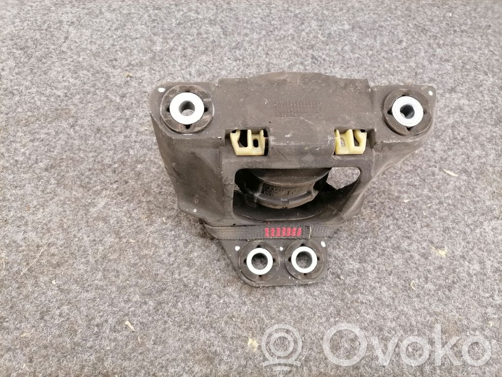 Volvo V60 Engine mount bracket 
