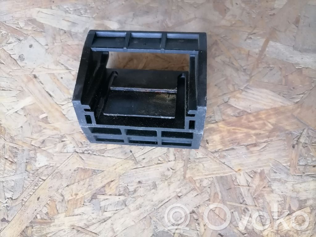 BMW X5 E70 Radiator mount bracket 