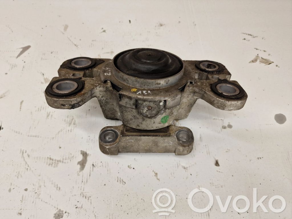 Volvo S80 Engine mount bracket 