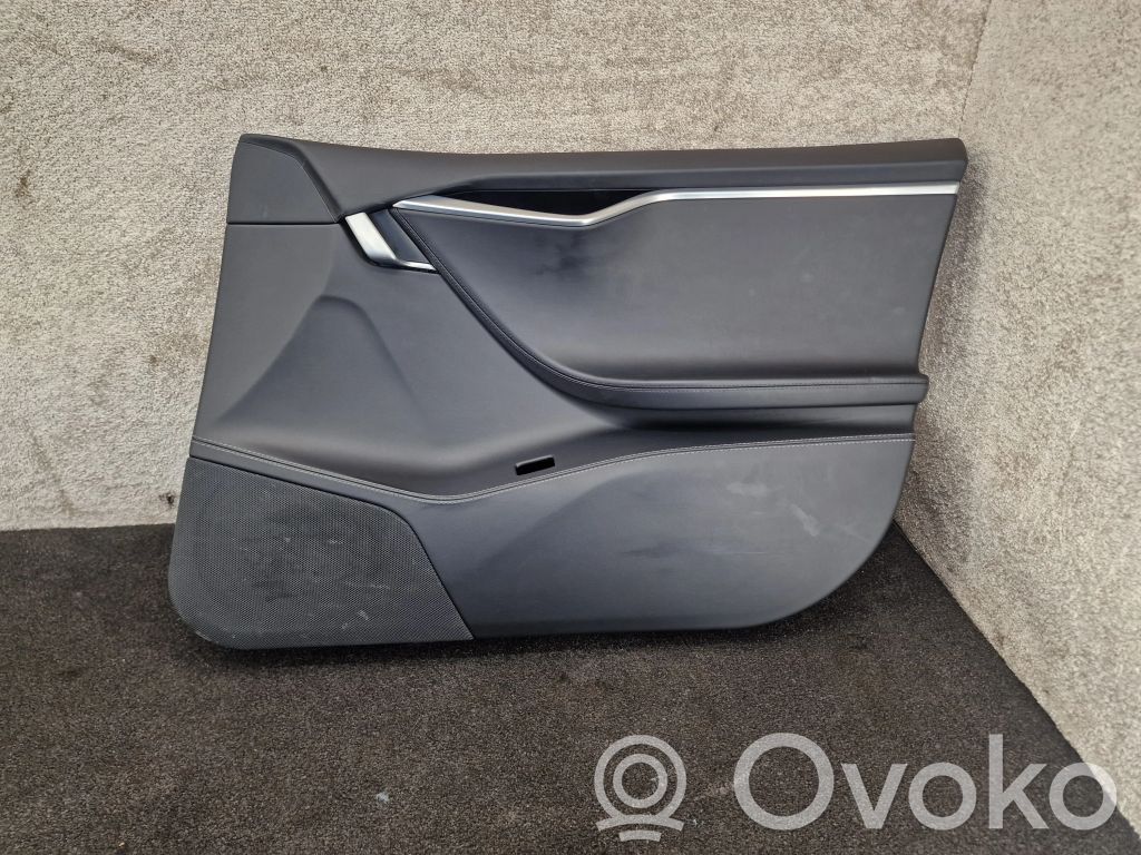 Tesla Model S Revestimiento de puerta delantera 