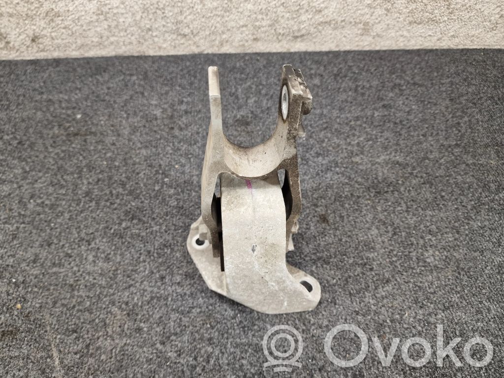 Engine mount bracket   31339951,31480565,31480564