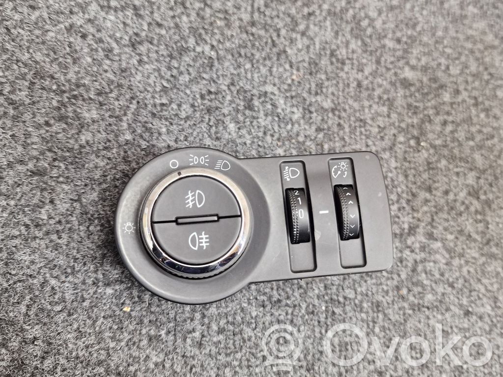 Opel Astra J Light switch 