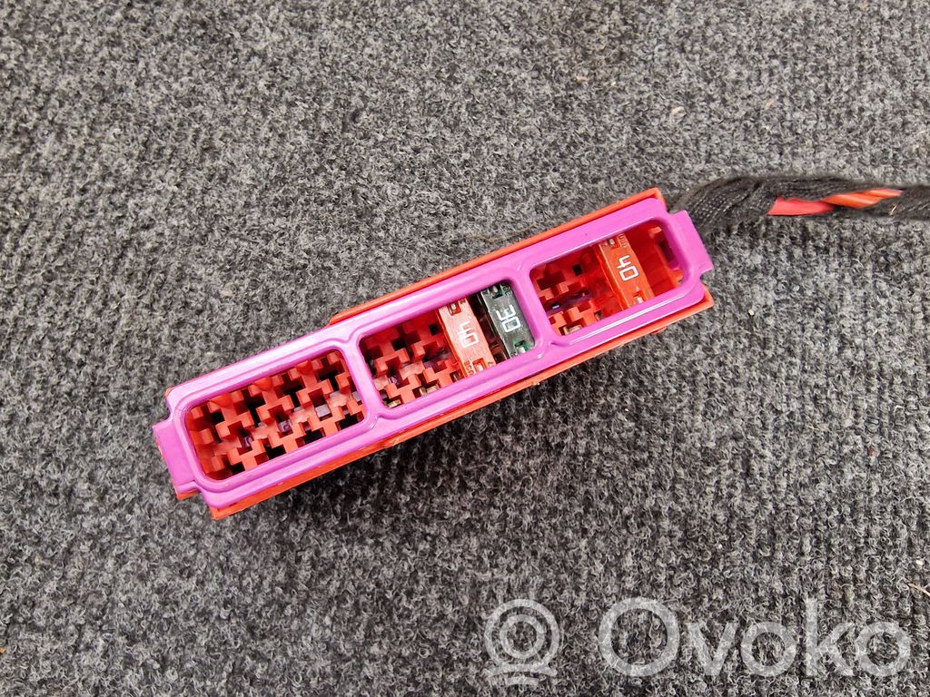 Audi Q7 4M Fuse module 