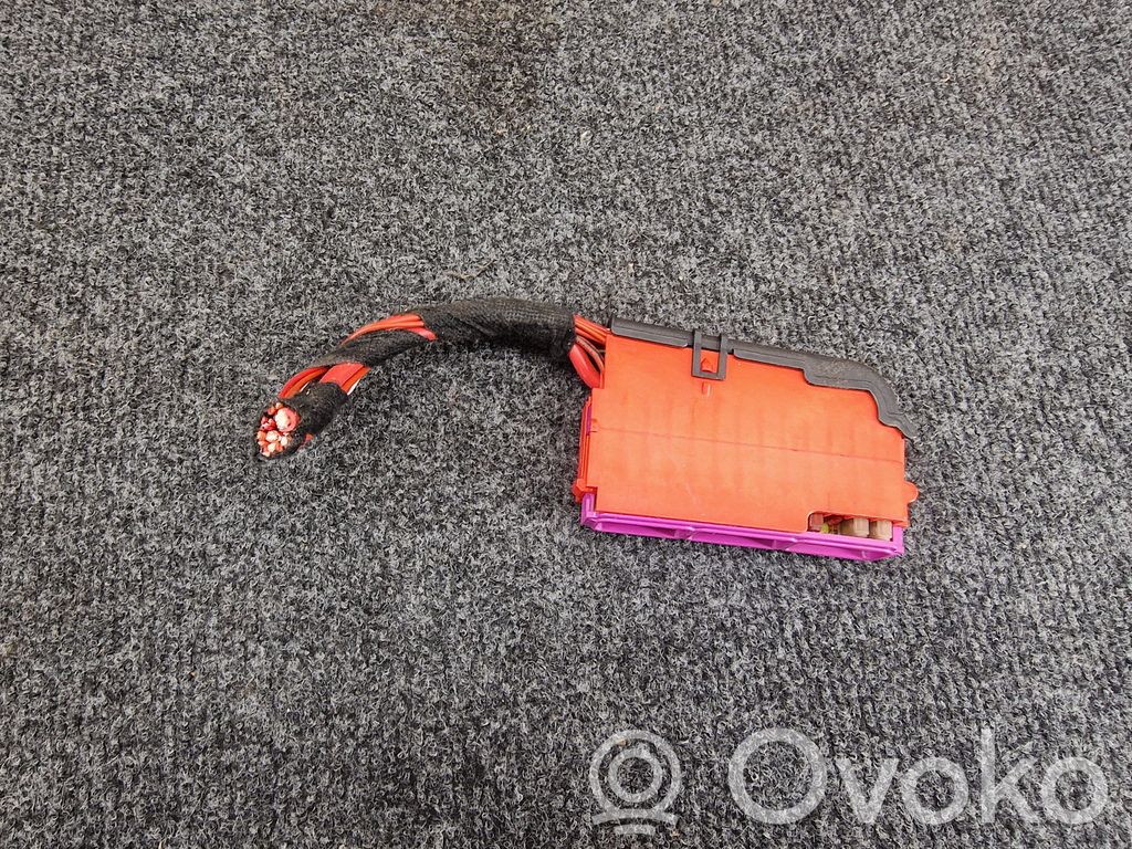 Audi Q7 4M Fuse module 