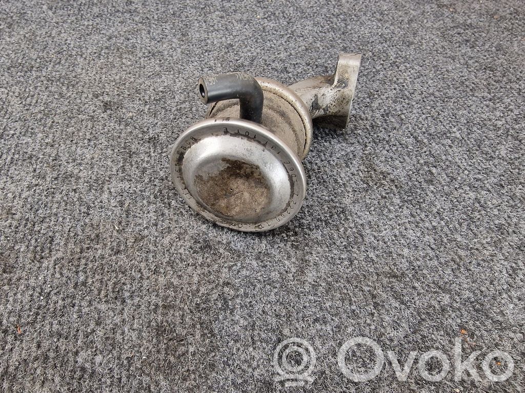 Audi A7 S7 4G Válvula respiradora 