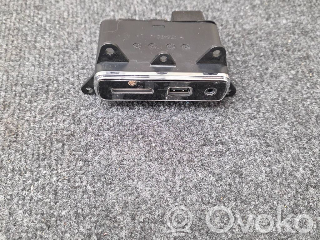 Maserati Levante Enchufe conector USB 