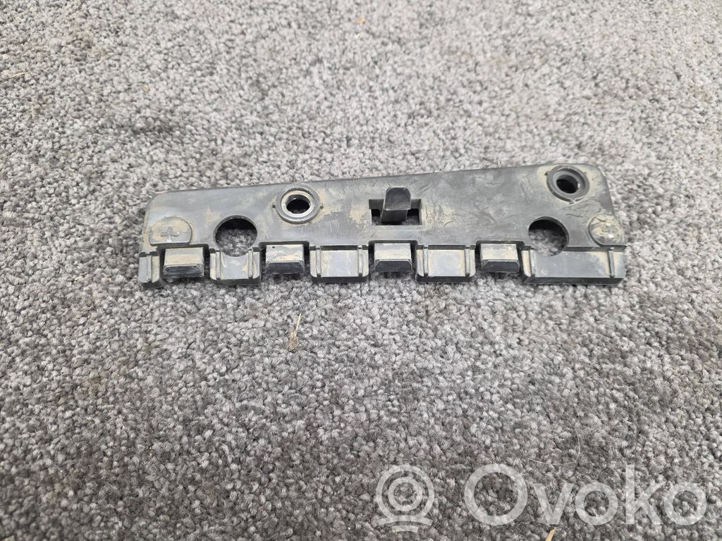 Volvo S60 Fender mounting bracket 