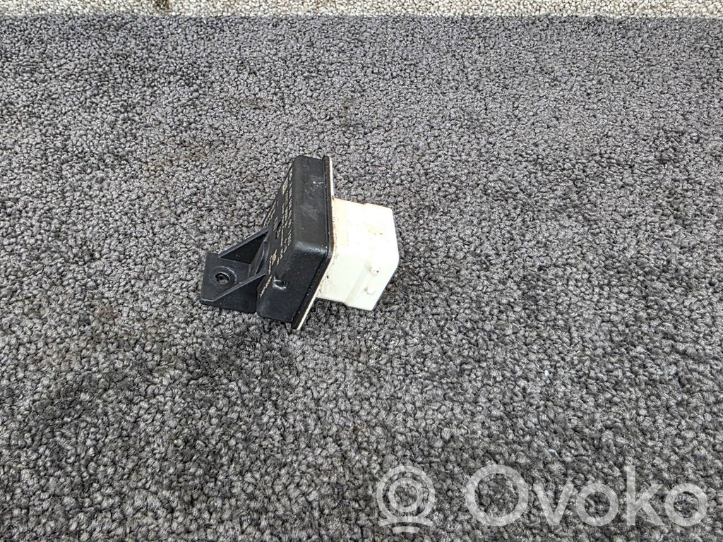 Przekaźnik / Modul układu ogrzewania wstępnego   110679886R,A6089000200